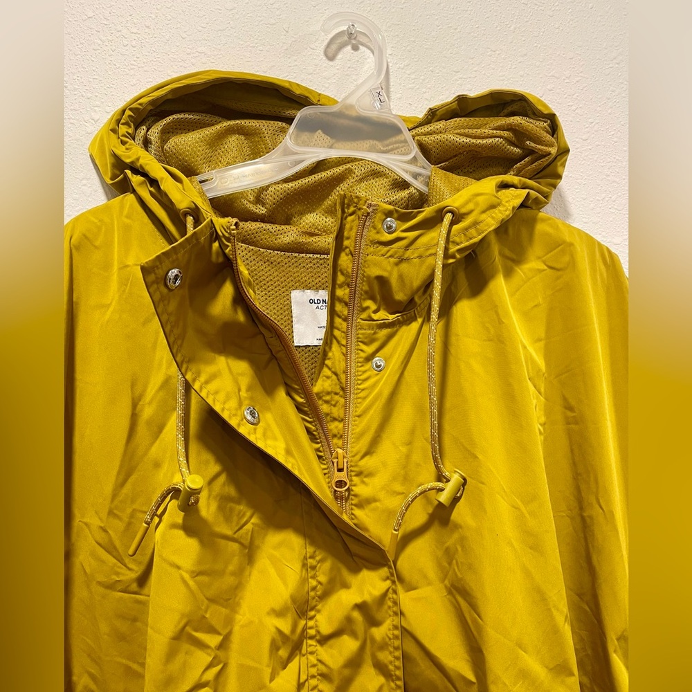 Rain/windbreaker jacket